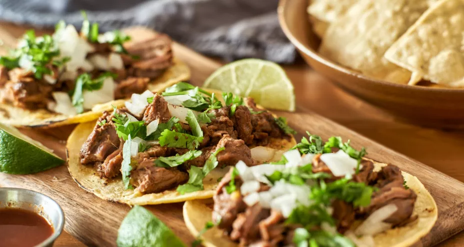 Tacos carnitas l-rez_art.jpg