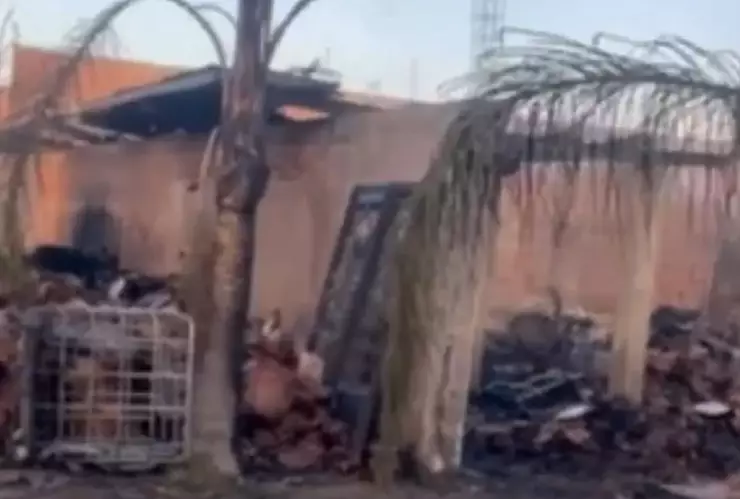 Aparatoso incendio devasta predio en el municipio de Tonalá