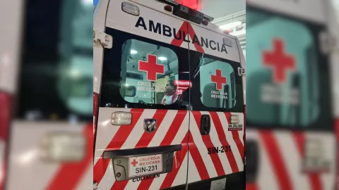 Ambulancia de Cruz Roja-estado de salud mujer y bebé atropelladas culiacán.jpg