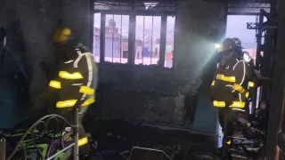 ¡Última hora! FUERTE INCENDIO consume CASA COMPLETA en San Juan Bosco, León, hoy 3 de diciembre ¿Hubo fallecidos.jpg