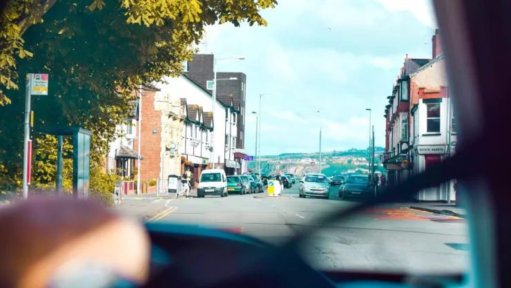 niño de 10 años robó auto de sus padres y lo chocó.jpg