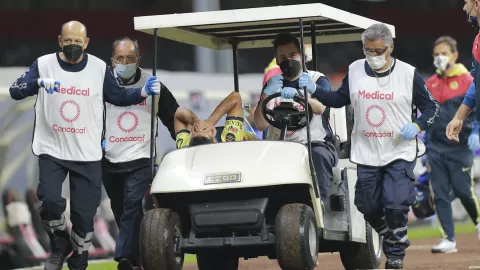 Jes&uacute;s L&oacute;pez lesionado con el Am&eacute;rica 