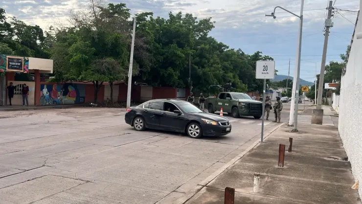 Persona muerta en la colonia Emiliano Zapata, en Culiacán.jpg