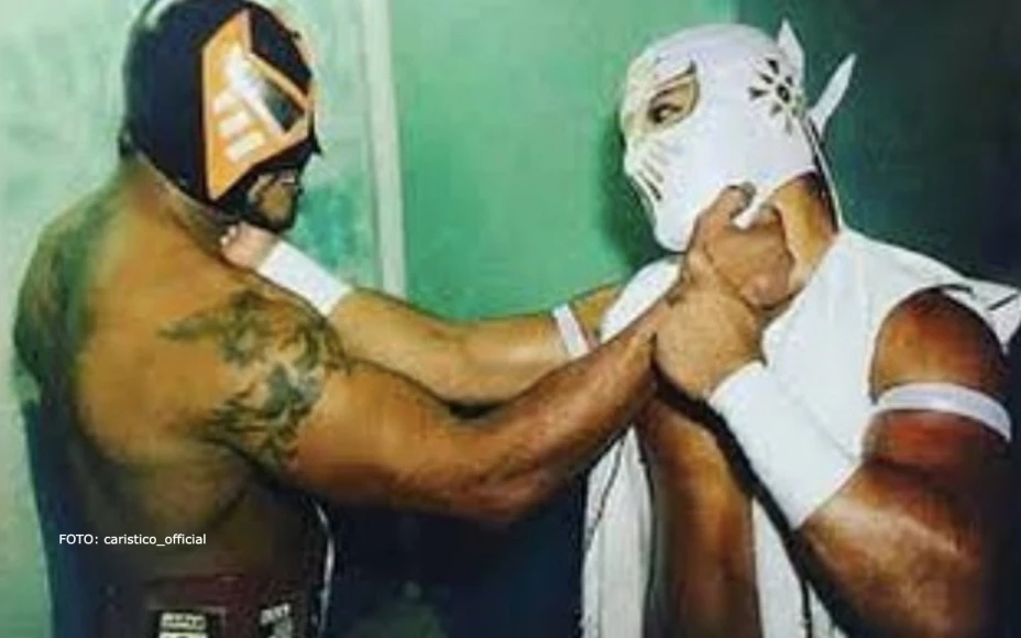 Black Warrior luchador Místico