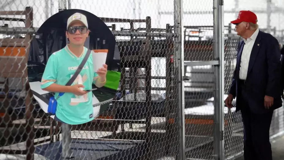 Carlos Martín González, mexicano con visa de turista, fue detenido tras una infracción menor y permanece incomunicado en Alligator Alcatraz.