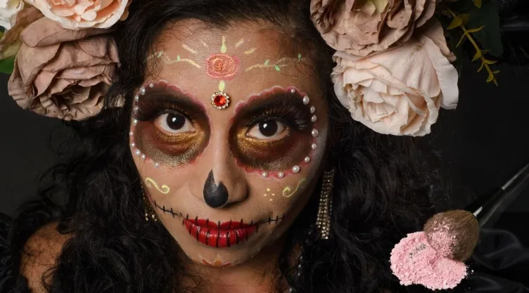 3 ideas para lograr un maquillaje de catrina sencillo y lucir espectacular este Día de Muertos.jpg