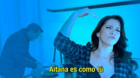 Eugenio y Alessandra interpretan canción de Shakira.