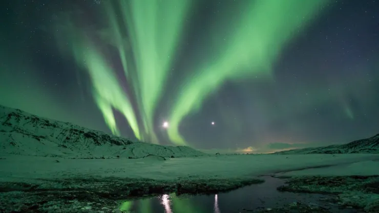 VIDEO Científicos crean auroras boreales artificiales