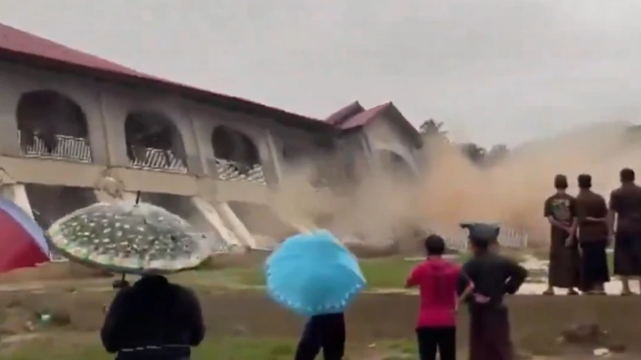 Colapso de escuela en Indonesia por inundaciones y fuertes lluvias.jpg