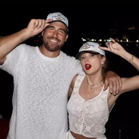 travis kelce taylor swift.png