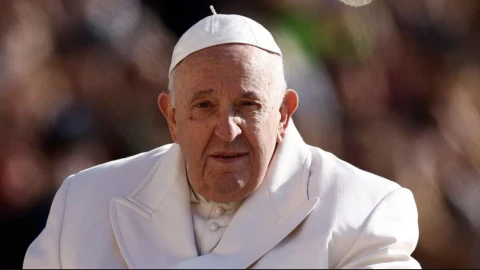 papa francisco problemas de salud avanzada edad