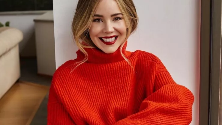 Camila Sodi defiende a Diego Luna sobre polémica con dinero ilícito.