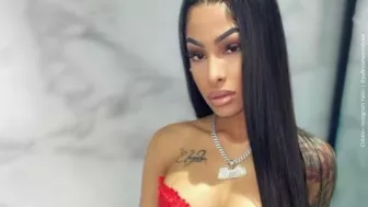 Yailin con el cabello largo..jpg