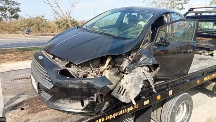 Auto protagoniza FUERTE ACCIDENTE en Periférico de Mérida hoy, lunes 17 de marzo