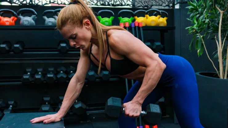 Los 7 productos para el look gym girl, con maquillaje imperceptible