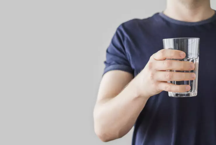 que pasa si tomo mucha agua
