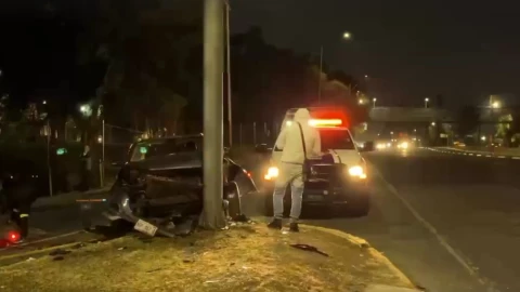 Se registra aparatoso choque al norte de CDMX por presunto exceso de velocidad