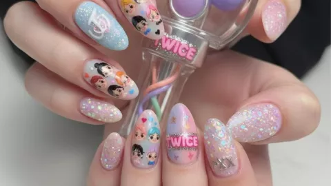 6 diseños de uñas inspirados en BTS, BLACKPINK y más grupos de k-pop hechos por la IA