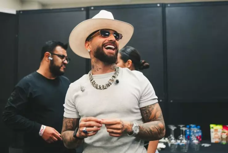 Maluma se niega a hablar con la prensa durante promoción de su gira en México
