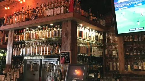 Algunos bares de CDMX no son recomendables para ver futbol, seg&uacute;n la IA