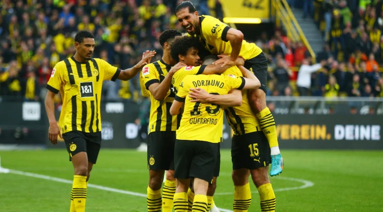 Jugadores del Borussia Dortmund celebran un gol