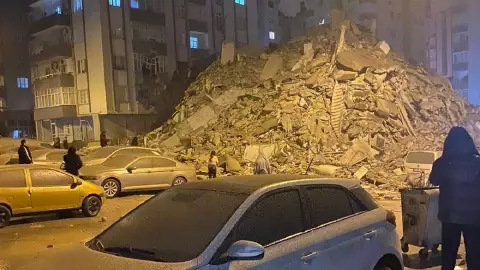 sismo de magnitud 7,8 sacude turquia.jpg