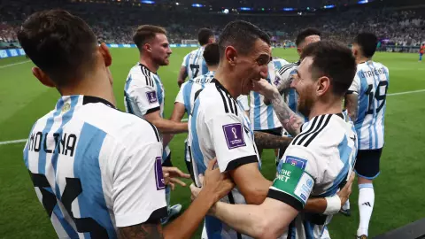 Lionel Messi celebra el gol que le marcó a México en Qatar 2022