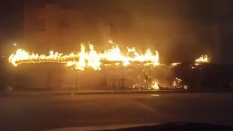 VIDEO_ Así fue el incendio de un restaurante de Cancún durante la madrugada de este domingo