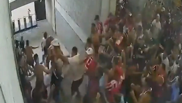 riña apuñalado chicarita maipú argentina partido video