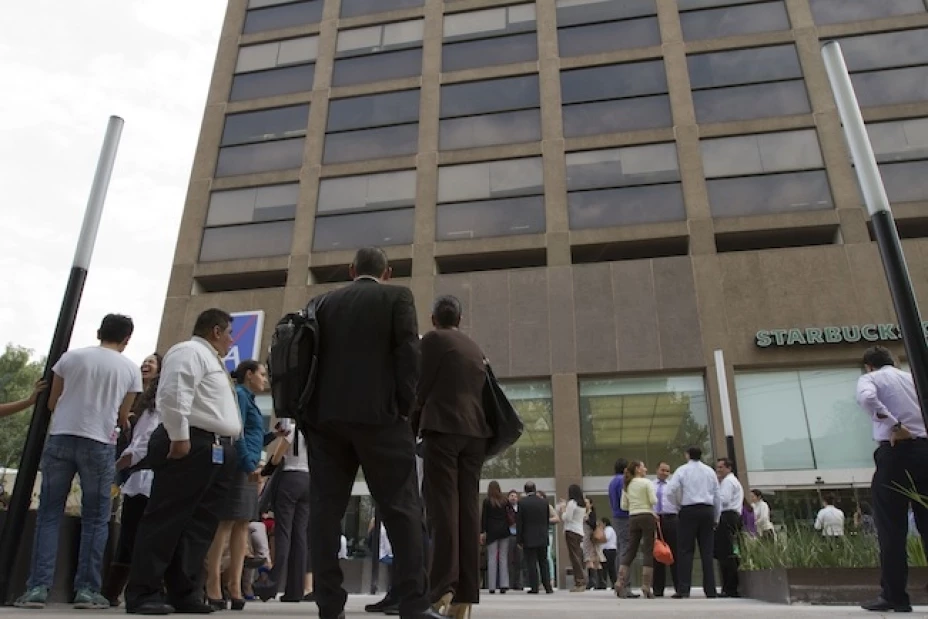 Equipos de emergencia hicieron las verificaciones pertinentes en edificios