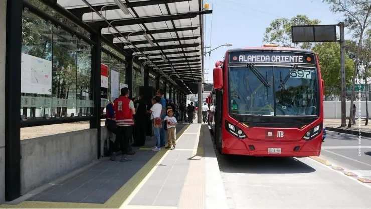 ¿Cuál es la sanción por invadir o chocar con el Metrobús?