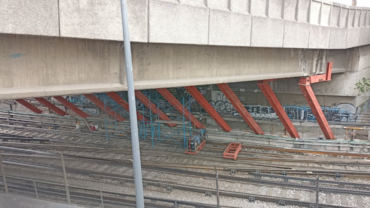 Metro analiza cierre de tramo elevado de Línea 9 para reforzamiento.