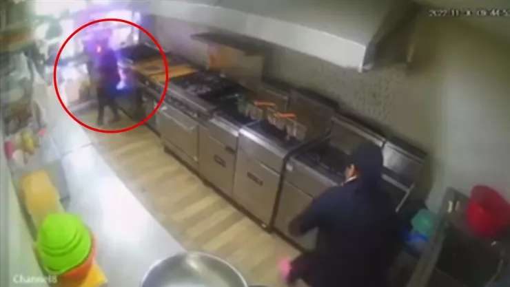 Hombres sobreviven a fuerte explosión en una cocina