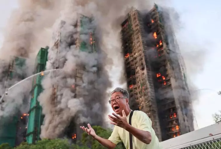 Incendio en complejo residencial de Hong Kong deja 13 muertos.