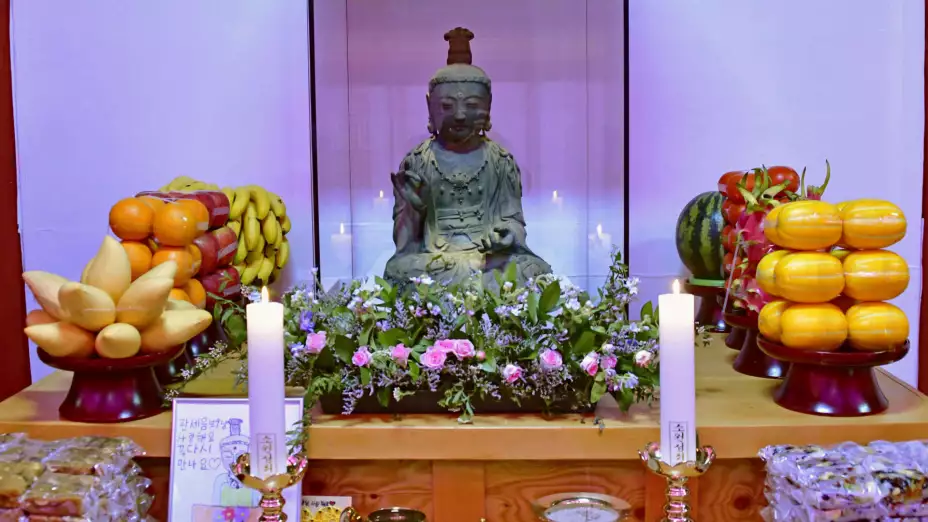 La estatua budista de Avalokitesvara Bodhisattva.