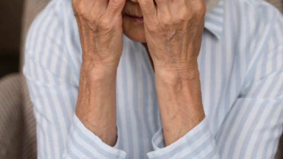 mujer discapacitada maltratada.png