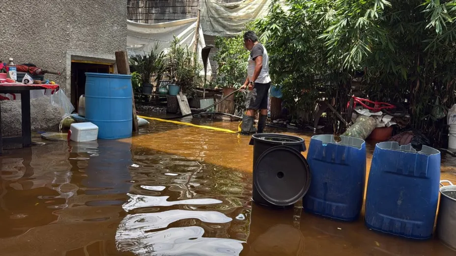 Continúan los encharcamientos en calles de Xochimilco