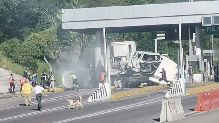 Trailer se impacta contra caseta Palo Blanco