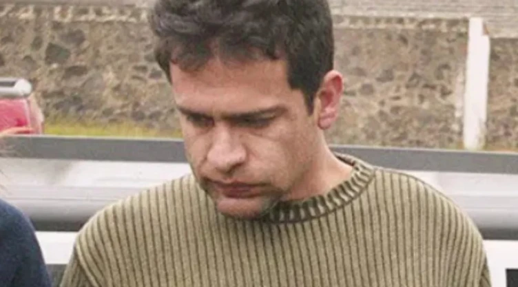 Juez ordenó la libertad inmediata de Israel Vallarta, acusado de secuestro, tras casi 20 años de prisión sin haber sido sentenciado.