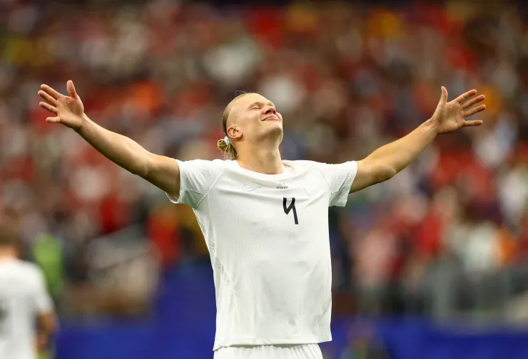Erling Haaland festeja el pase de Noruega a los octavos de final del Mundial 2026.