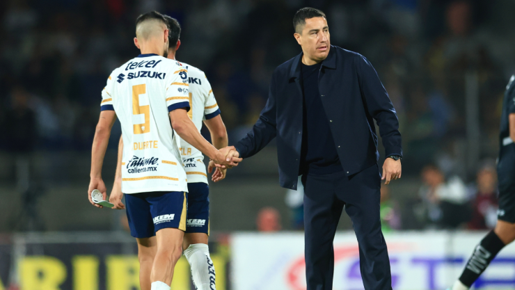 Efraín Juárez, t&eacute;cnico de Pumas