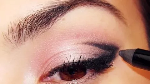 Ojos con sombreado en V