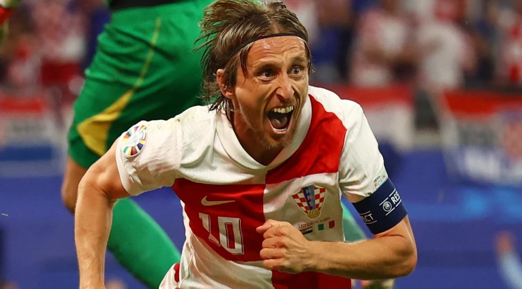 El croata Luka Modric celebra el gol que le daba la ventaja a su selección