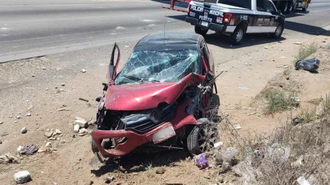 Accidente en bulevar 2000 deja a dos personas heridas en Tijuana