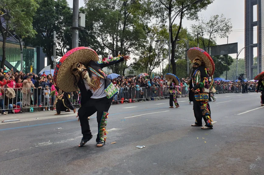 La danza de Tecuanes simboliza la dualidad entre el bien y el mal.