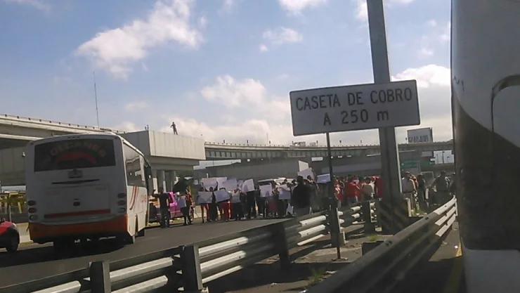 Bloqueo en autopista México Puebla
