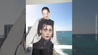 Rosalia en la playa.jpg