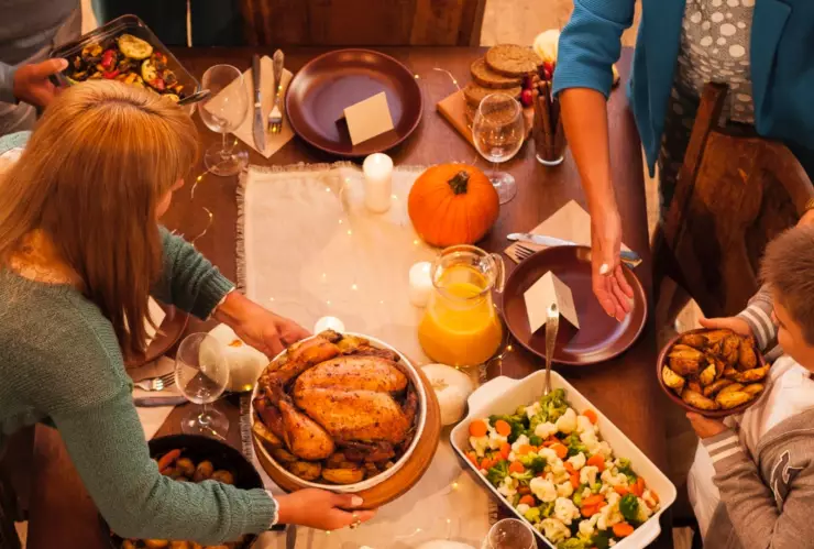 Thanksgiving 2025: Oraciones para agradecer durante la cena de Día de Acción de Gracias