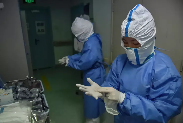 CHINA-BEIJING-HOSPITAL-TRABAJADORES MEDICOS