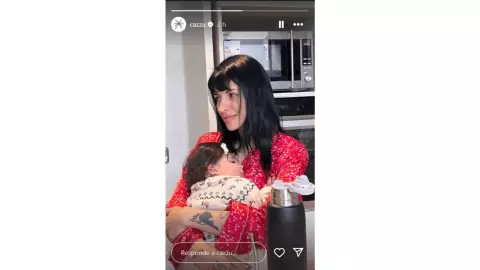 La tierna FOTO de Cazzu con la que refirma que es mamá soltera